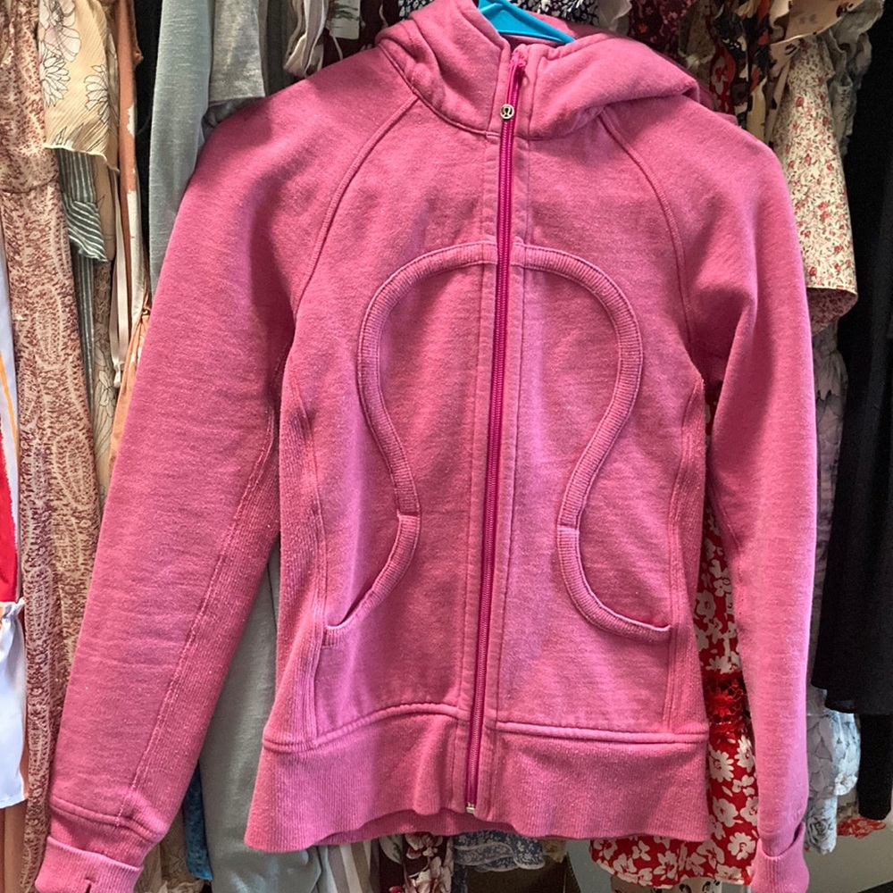 RARE💖Pink hooded Lululemon sweatshirt with silver sparkles